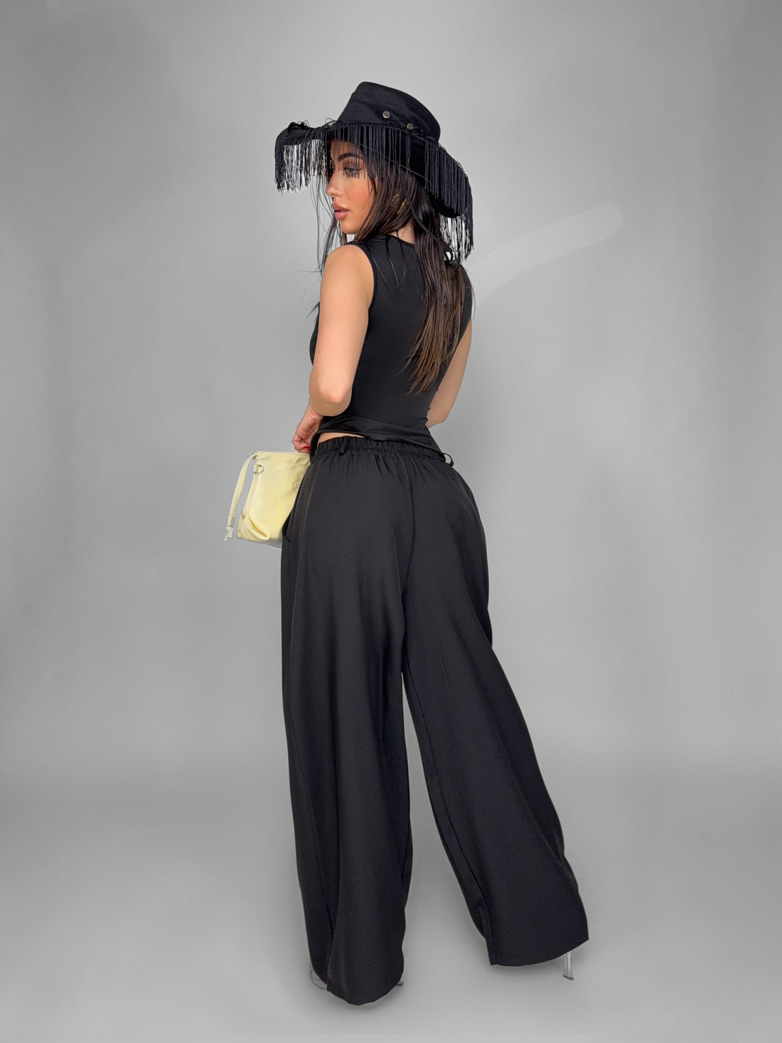 Top Wide Cut-Black